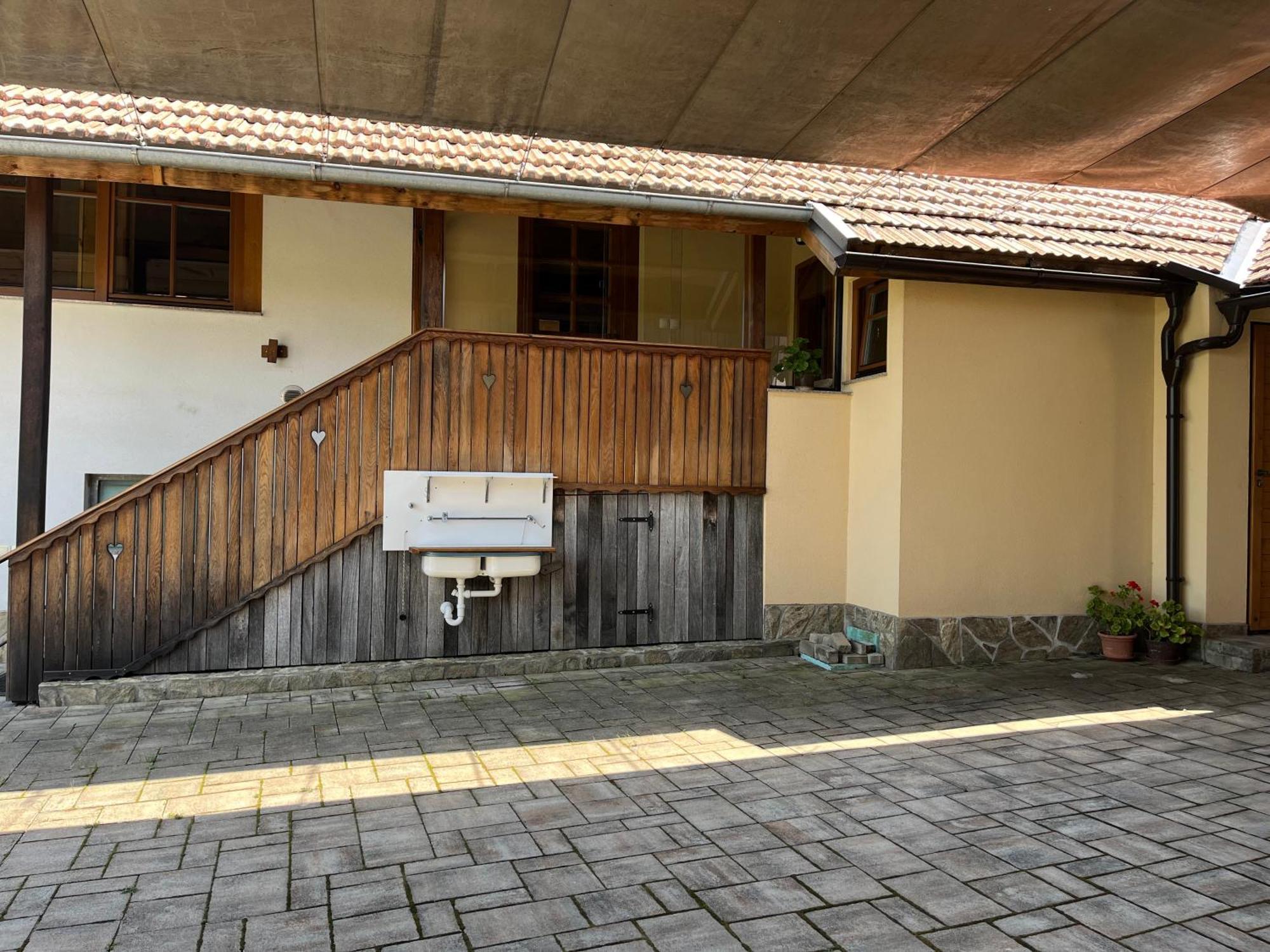Domacija Brdar Villa Adlesici Ngoại thất bức ảnh